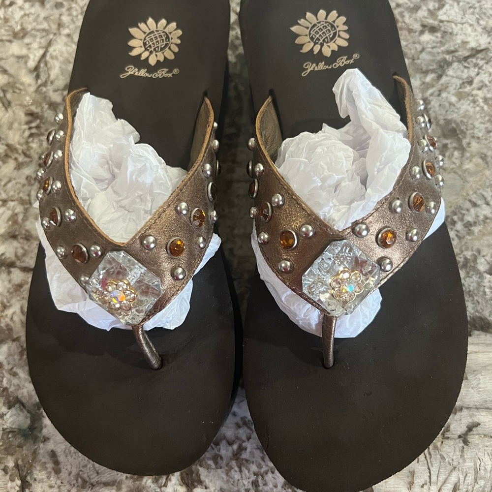 Yellow Box Women's Bronze Jeweled Sandals/FlipFlops EUC Size 8.5